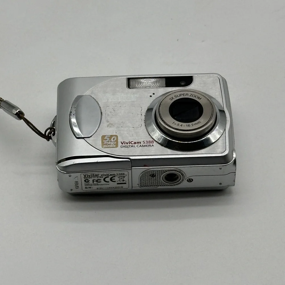 Vivitar Vivicam 5388 5MP Digital Camera Silver 3x‎ Zoom for parts